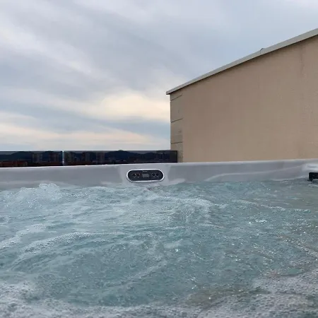 Olive Oasis Penthouse With Jacuzzi 公寓 扎达尔