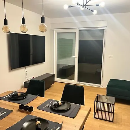 Olive Oasis Penthouse With Jacuzzi 公寓 *