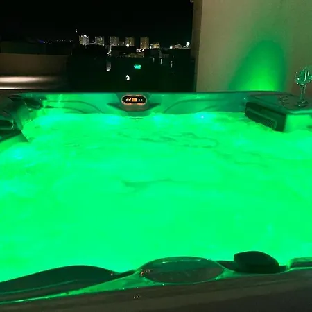 Olive Oasis Penthouse With Jacuzzi Διαμέρισμα Ζαντάρ